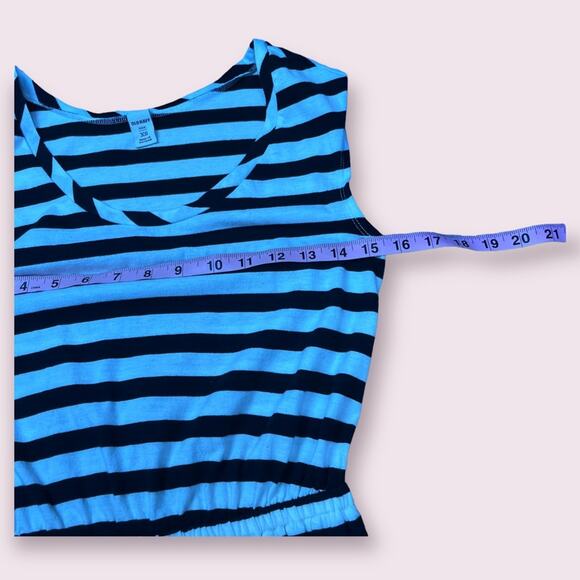 💎5/$25💎 Old Navy striped dress - Picture 3 of 5